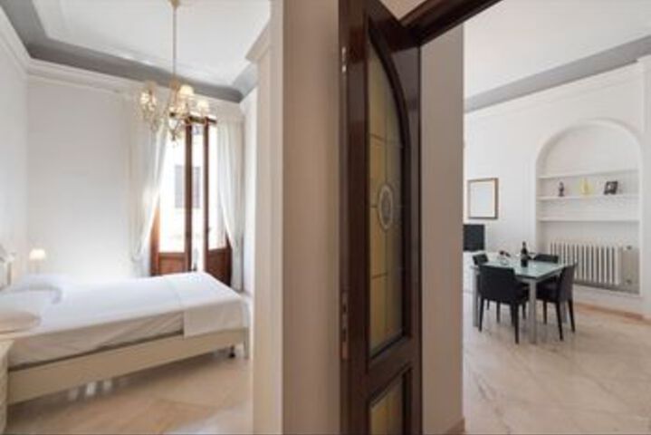 Room 5 of 16
