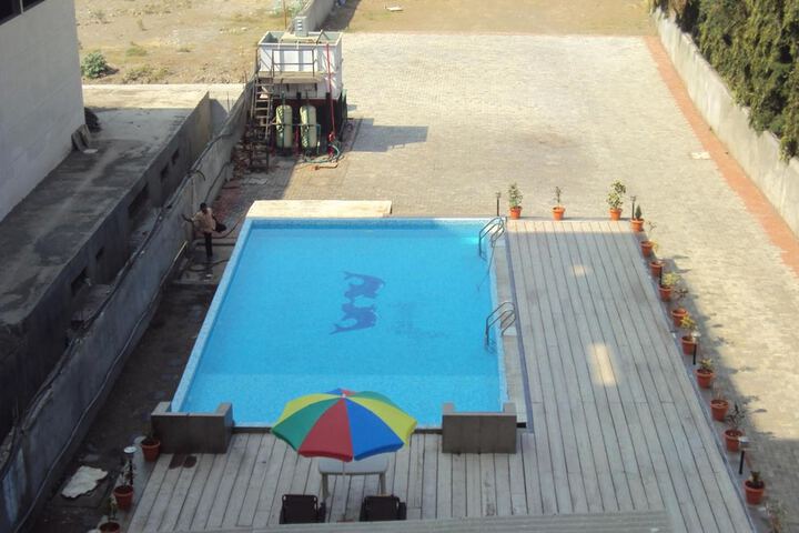 Pool Hotel