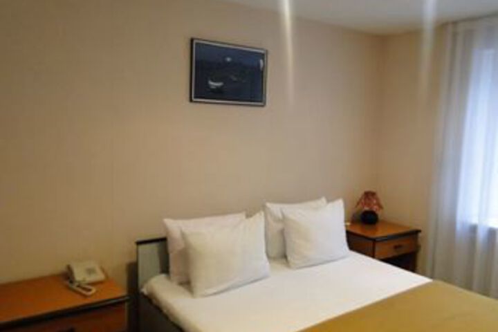 Room 28 of 49