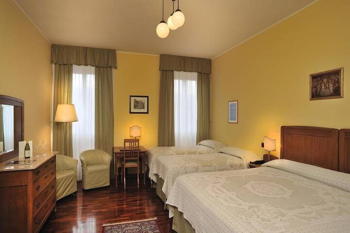 Room 4 of 31