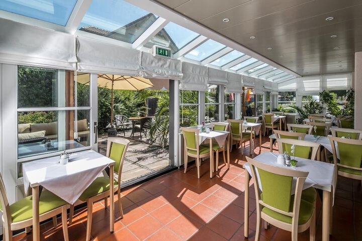Dining Photos