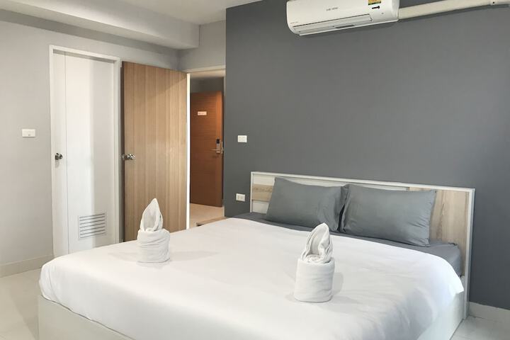 Room 12 of 68