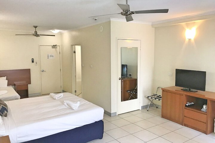 Room 10 of 30