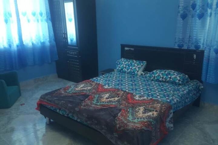 Room 3 of 20