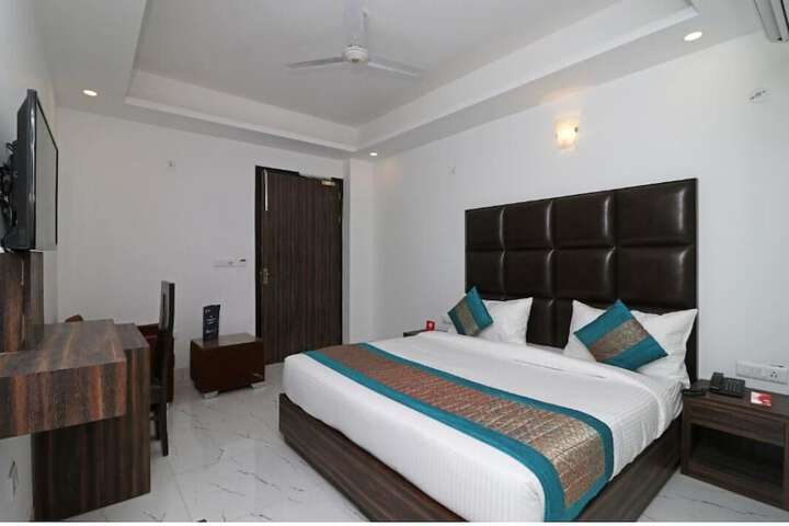 Room 15 of 34