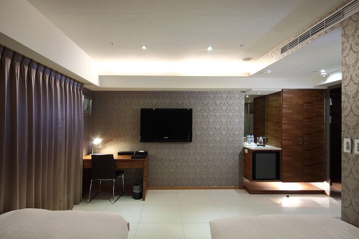 Room 10 of 62