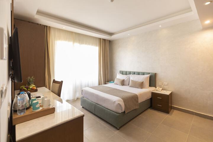 Room 6 of 42