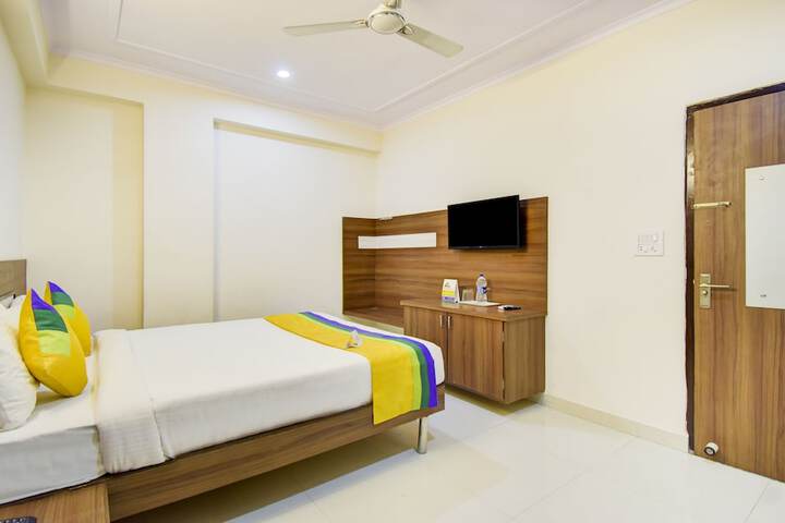 Room 6 of 19