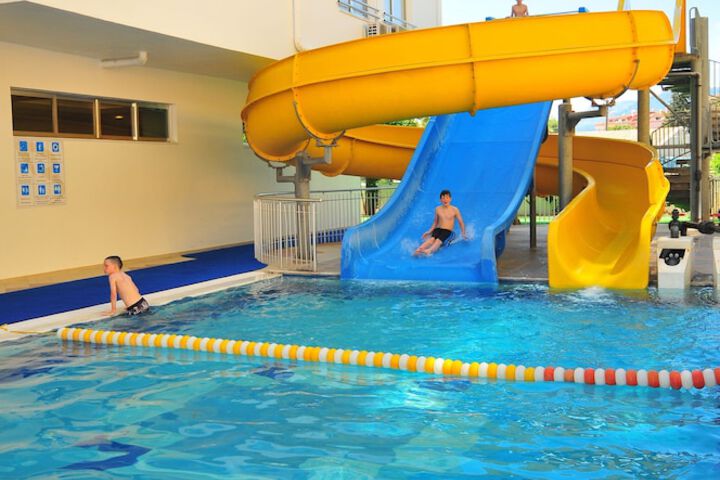 Pools & Facilities