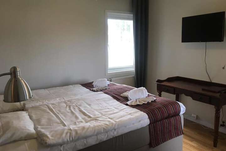 Room 9 of 35