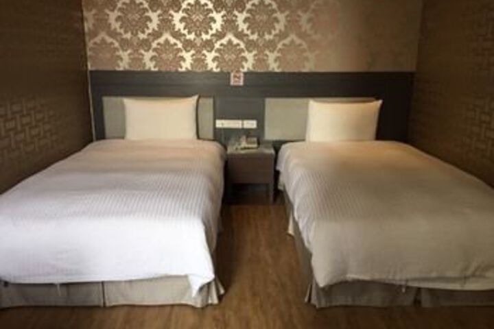Room 13 of 23