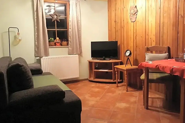 Room 2 of 12