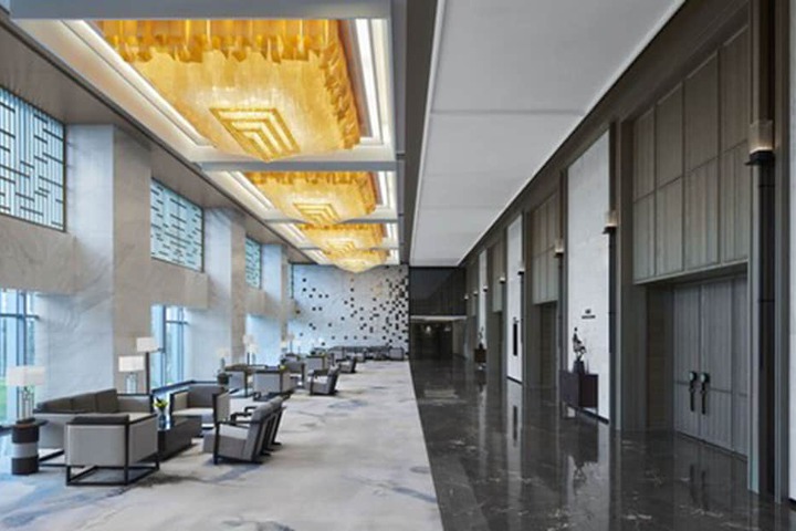 Ballroom/Hall 42 of 52