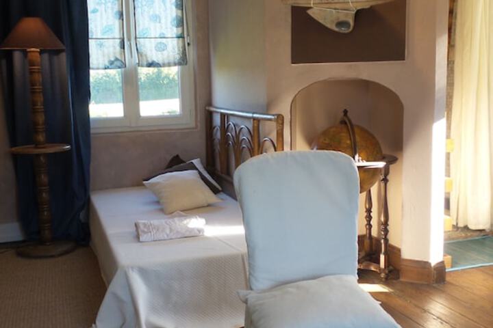 Room 2 of 53