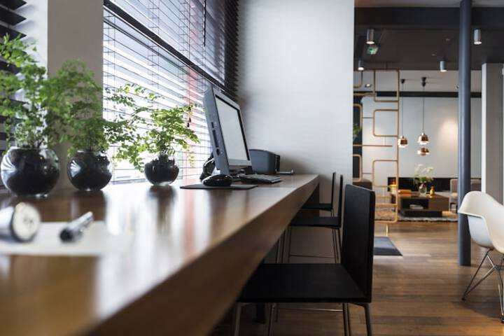 Business Center 64 of 75