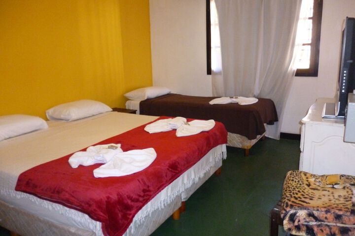 Room 5 of 9