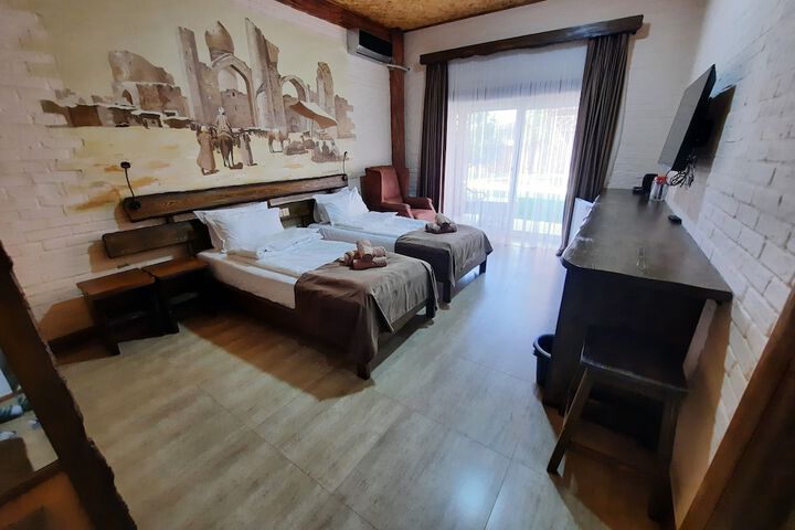 Room 8 of 91