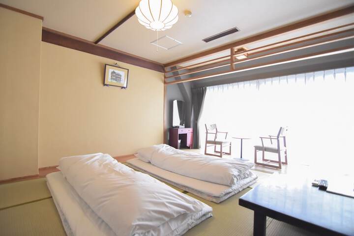 Room 5 of 49