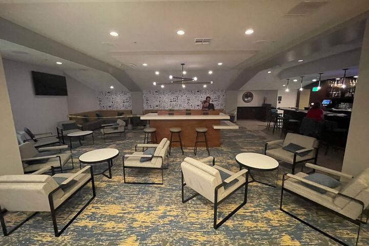 Lobby lounge