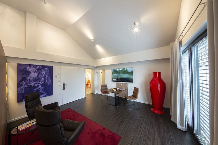 Room 5 of 88