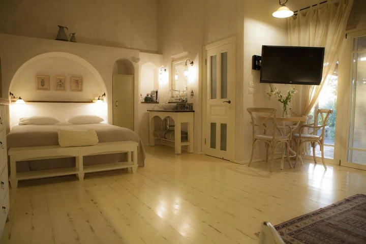 Room 3 of 12