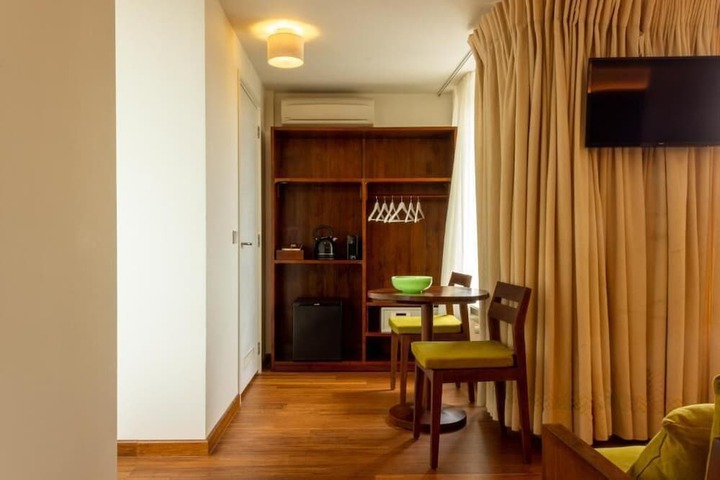 Room 42 of 71