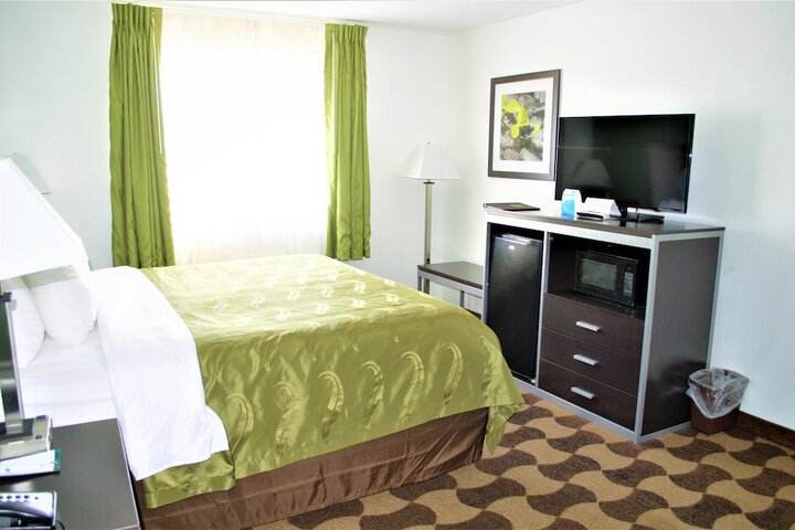 Room 3 of 47