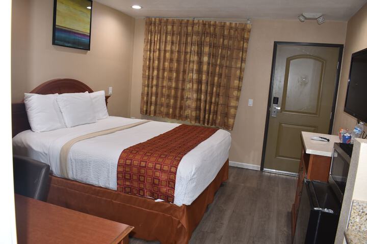 Room 18 of 33
