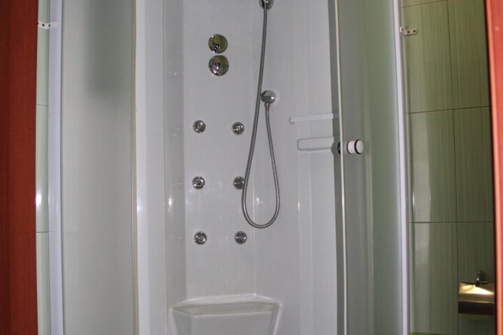 Room 48 of 65
