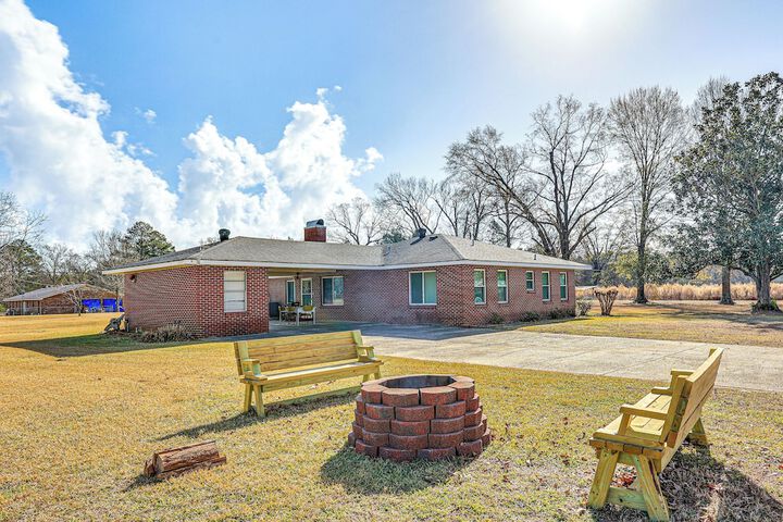 Countryside Marion Retreat Near Fishing & Trails!