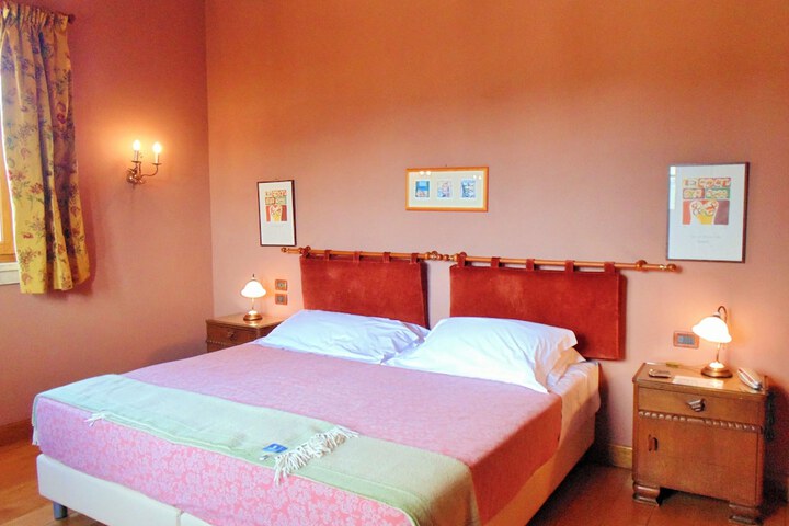 Room 10 of 81