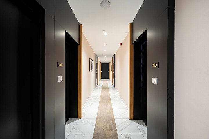 Ballroom/Hall 61 of 76