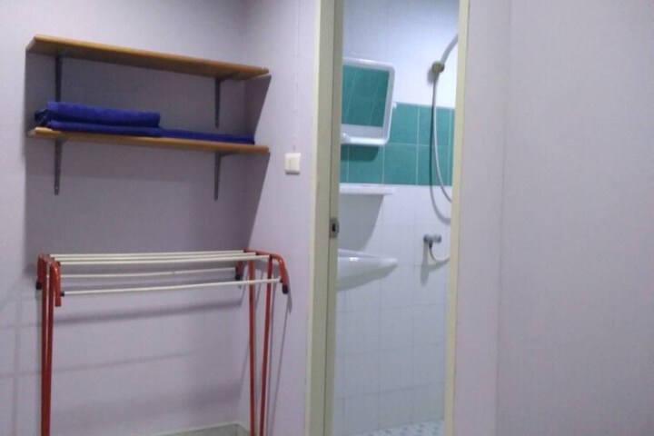 Room 8 of 31