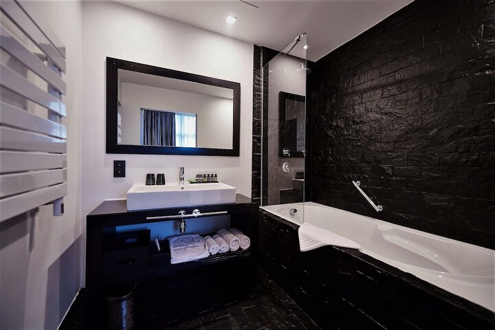 Bathroom Interior Photo