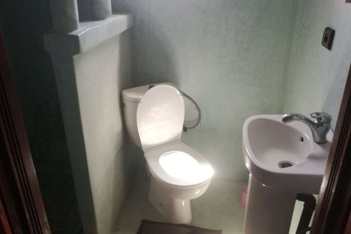 Room 25 of 38