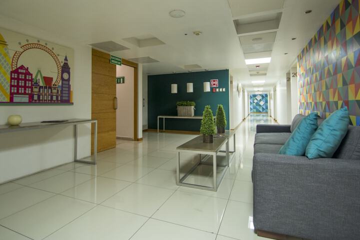 Ballroom/Hall 37 of 48