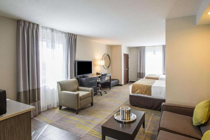 1 King Bed Suite (15 of 23)