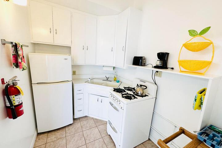 Studio King Bed Patio Kitchenette (19 of 51)