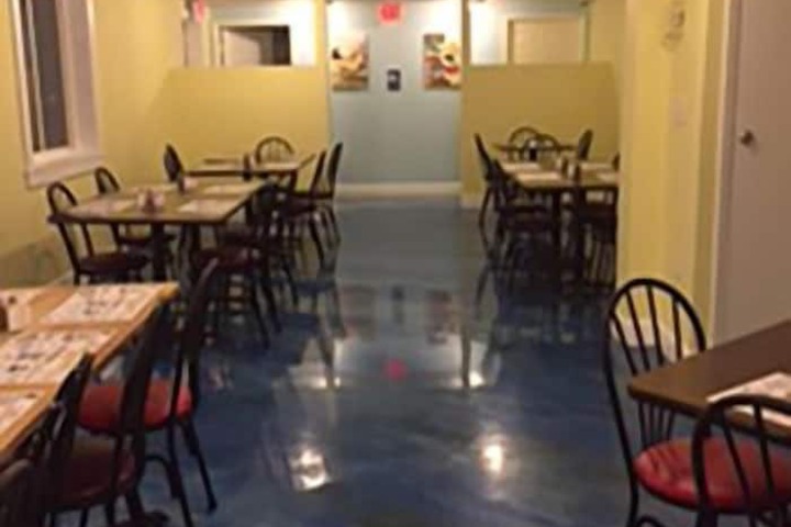Dining 11 of 33