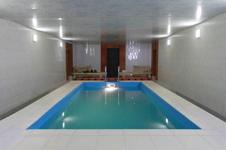 Pool 64 of 77