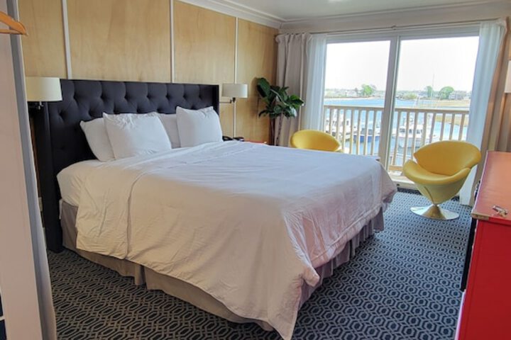 Room 14 of 146