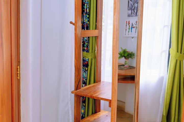 Room 14 of 27