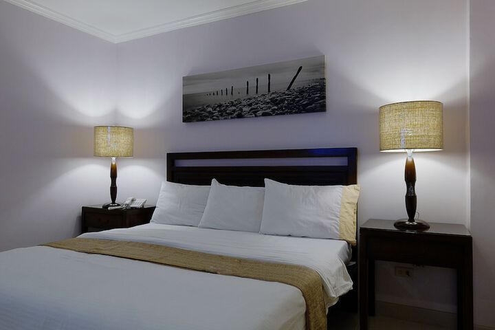 Room 10 of 50