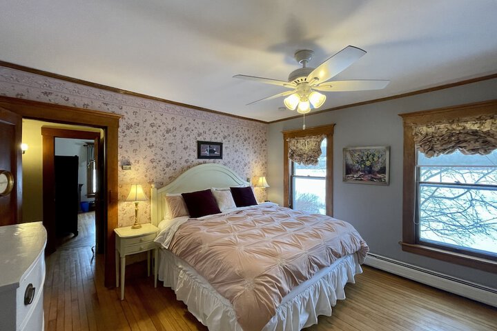 Room 6 of 60