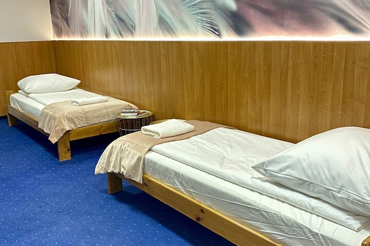 Room 8 of 14