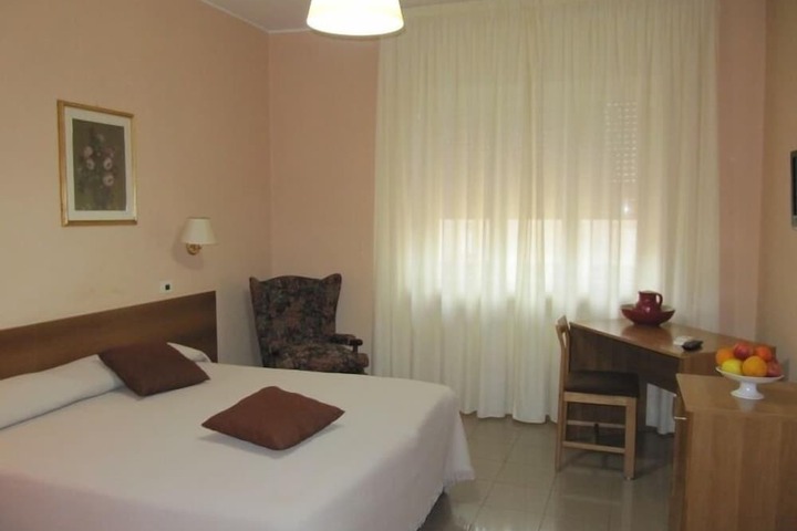 Room 21 of 37