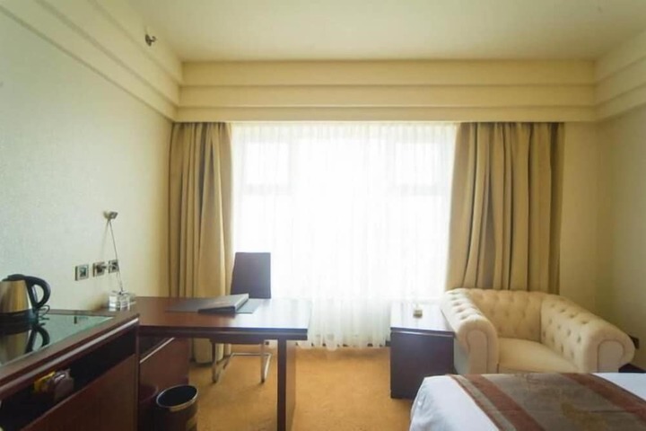 Room 3 of 44