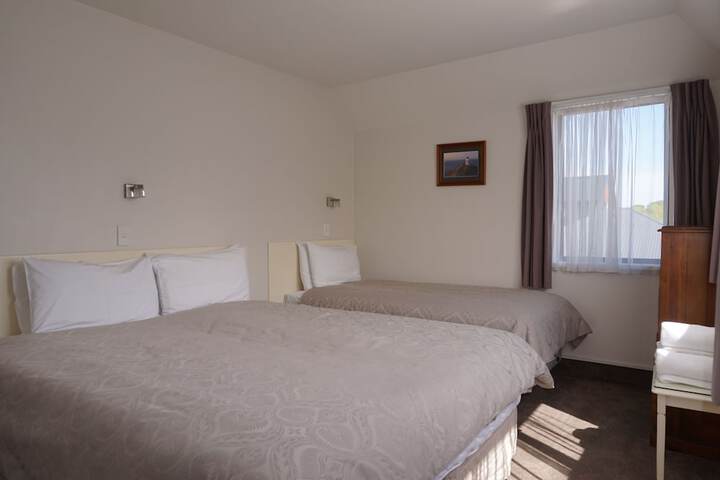 Room 8 of 85