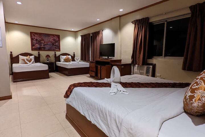 Room 5 of 199