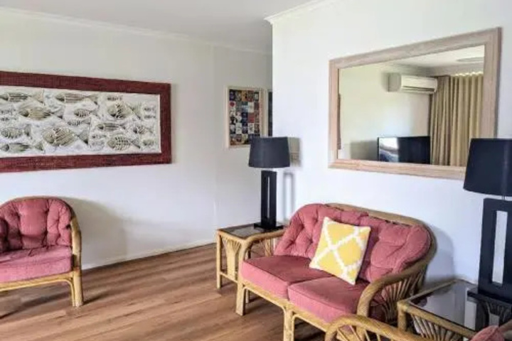 Room 4 of 5
